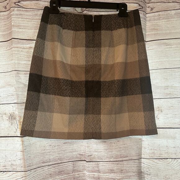Loft Plaid Skirt soft grays beiges lined Size 4P petite - Picture 2 of 8